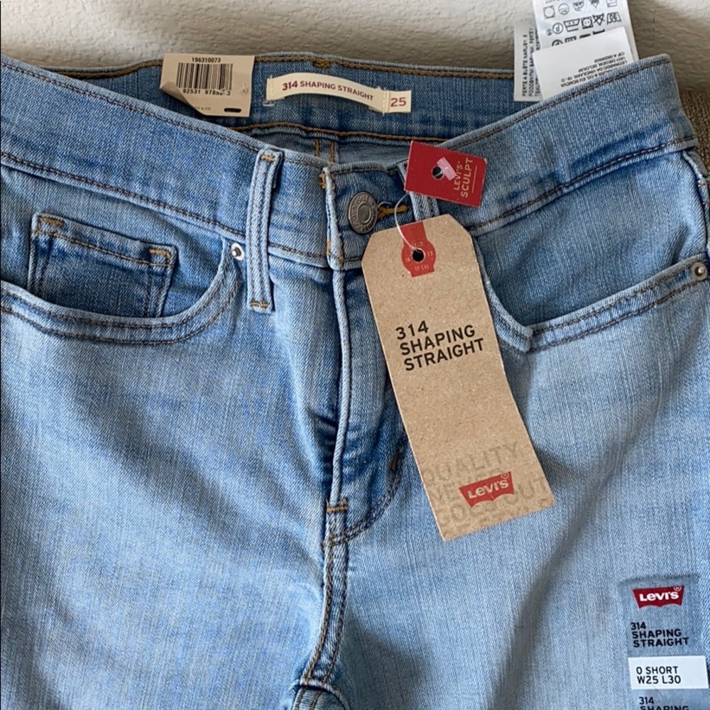Levi 314 Shaping Straight Jeans